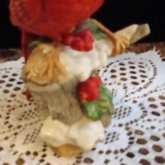 Red Cardinal Figurine - Picture 3 of 9